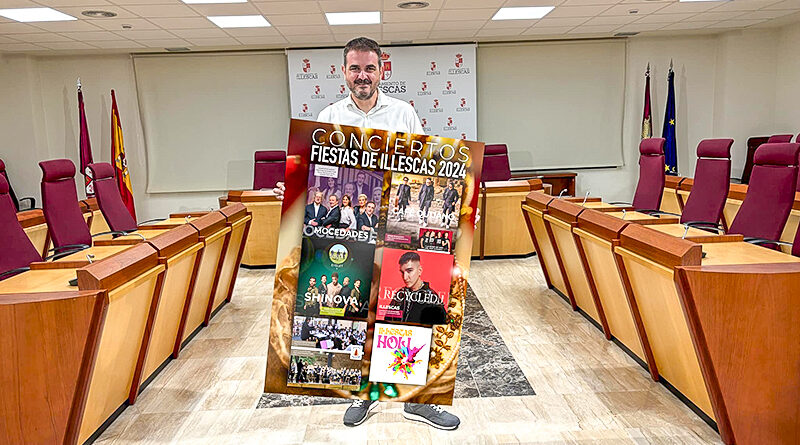 Concejal Raul Casla presentacndo conciertos de las fiestas de Illescas
