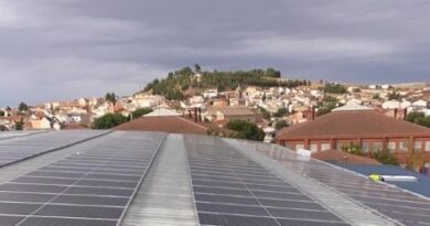 Instalaciones de paneles solares en el Polideportivo de Esquivias