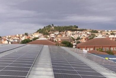 Instalaciones de paneles solares en el Polideportivo de Esquivias