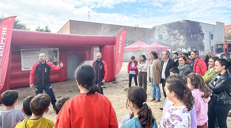 Escolares participando en la Semana de la prevención de incendios