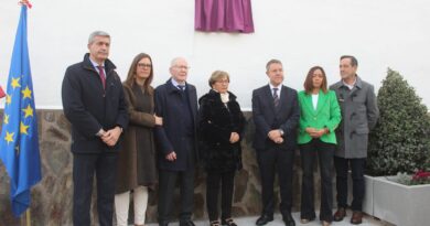 Olías inaugura el Paseo de la Educación ‘Ángel Martín de la Cuadra’