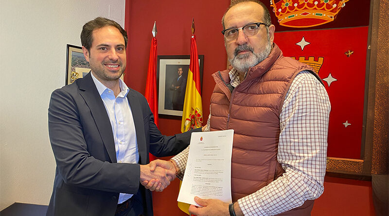 Firma Alcalde Torrejón de Velasco y parque logistico