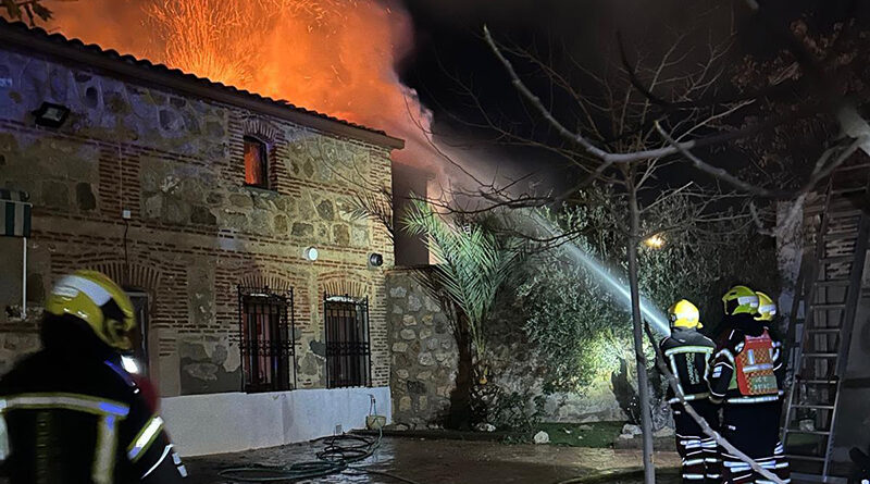 Bomberos del CPEIS intervienen en incendio en la provincia de Toledo.